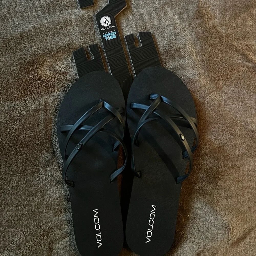 Volcom Women's Black Strappy Sandals - Picture 1 of 2